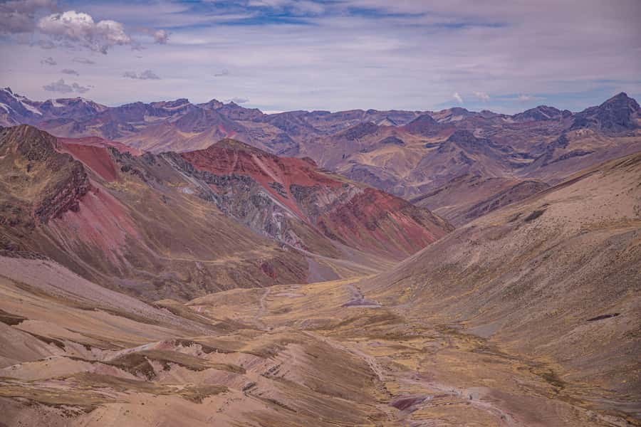 08am Departure Rainbow Mountain Tour: Late Morning Tour - The details that matter most