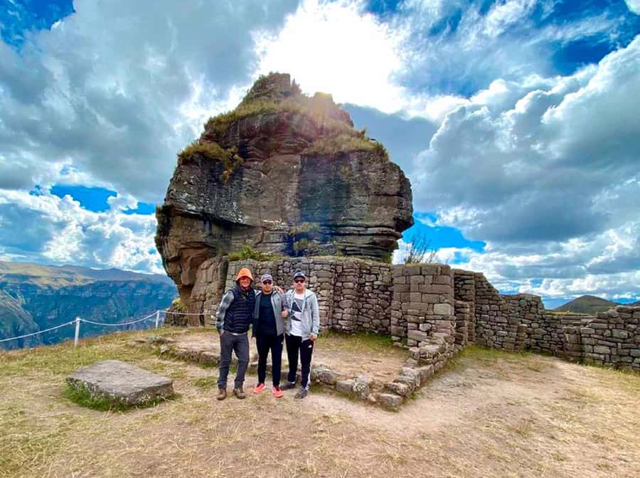 1 day excursion to Waqrapukara - Walking through the Andes to the ruins