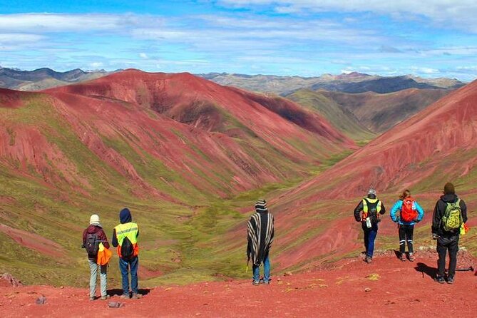 1-Day Private Rainbow Mountain & Red Valley Tour From Cusco - The hike to Rainbow Mountain and the altitude challenge