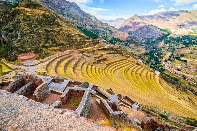 2 Day Machu Picchu & Sacred Valley Tour from Cusco /Train & Guide - Lunch in Urubamba and the road to Ollantaytambo