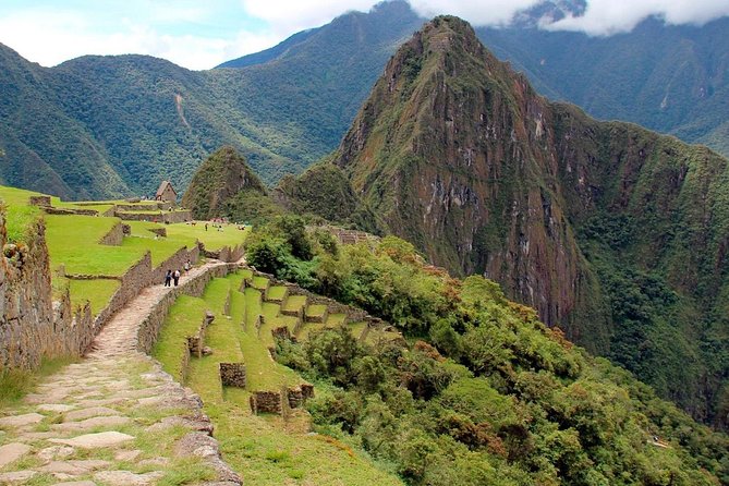 2-Day Private Short Inca Trail to Machu Picchu - Returning by train and road