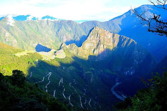 2-Day Private Tour of the Inca Trail to Machu Picchu - Entering Machu Picchu by morning bus