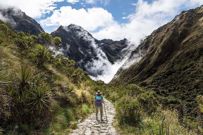 2-Day Short Inca Trail to Machu Picchu - Day one: train to Km 104 and Wiñay Wayna