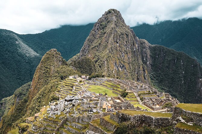 2-Day Short Inca Trail to Machu Picchu with Scenic Train - Chachabamba, a quiet first archaeological stop