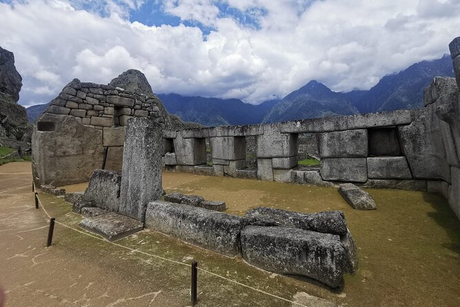 2-Day Tour in Sacred Valley and Machu Picchu from Cusco - The guide can make or break the experience