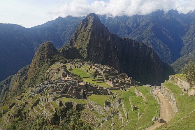 2-Day Tour in Sacred Valley and Machu Picchu from Cusco - What the $475 price really covers
