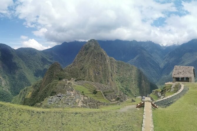 2-Day Tour in Sacred Valley and Machu Picchu from Cusco - Ollantaytambo brings history and transport together