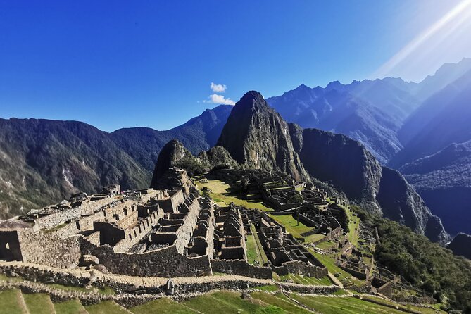 2 Day Tour: Sacred Valley Cultural and Machu Picchu by train - The train to Aguas Calientes follows the Vilcanota River