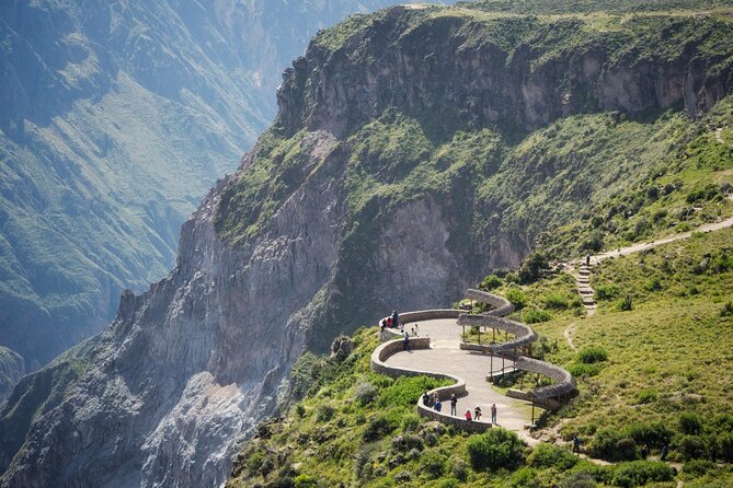 2 Days Colca Canyon Tour with Transfer to Puno - Yanque and the Early Morning Ride to Cruz del Condor