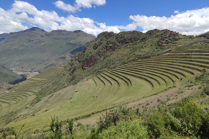 2 Days Sacred Valley Private Tour and Sunrise in Machu Picchu - Early morning in Aguas Calientes and the bus uphill