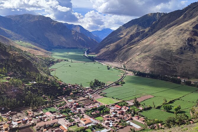 2 Days Sacred Valley Private Tour and Sunrise in Machu Picchu - Taray lookout gives you the Sacred Valley at a glance