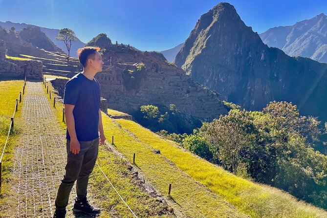 2D1N: Sacred Valley Tour and Machupicchu by Train - Lunch with mountain views