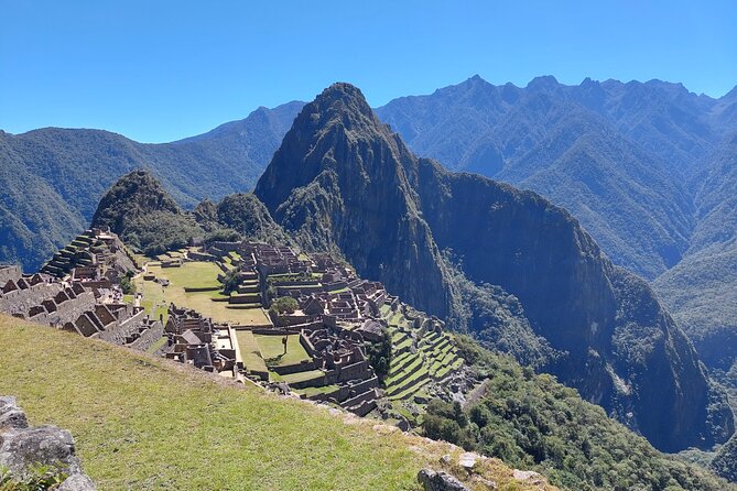 3 Day Sacred Valley: Machupicchu and Rainbow Mountain Tour - Transport, group size, and guide service