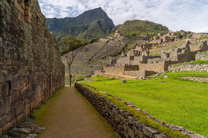 3-day tour to Machupicchu Mountain 7 colors and Humantay Lagoon - Who should book this three-day plan?