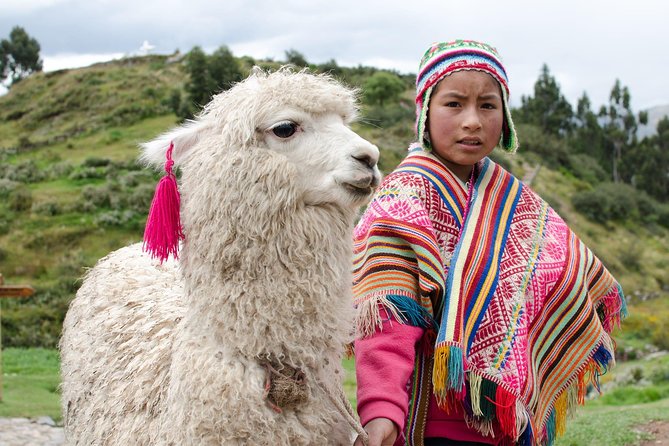 4 day - Bucketlist Cusco: Rainbow Mtn, Machu Picchu, Sacred Valley, Humantay - Day 1: Chinchero, Moray, Maras, and the train toward Machu Picchu