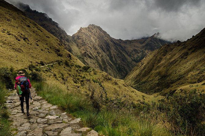 4 Day Classic Inca Trail to Machu Picchu by 360° Train - Day three: Phuyupatamarca and Wiñay Wayna