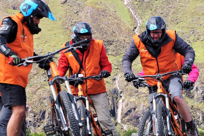 4-Day Machu Picchu Tour with Biking, Rafting, and Ziplining - Day one: Abra Malaga, a long bike descent, and rafting near Santa María