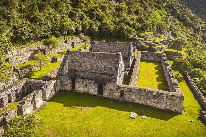 4 Days Guided Tour in Choquequirao Peru - Why Choquequirao feels different from Machu Picchu