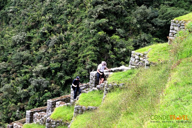 4-Days Inca Trail Trek to Machu Picchu - Day 3: Runkurakay, Sayacmarca, and Wiñay Huayna
