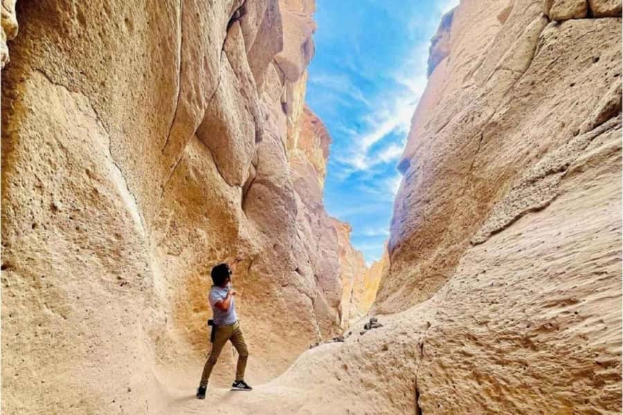 4-hour excursion: Sillar Route with Hiking in Culebrillas - Entering the Añashuayco Quarry after 45 minutes