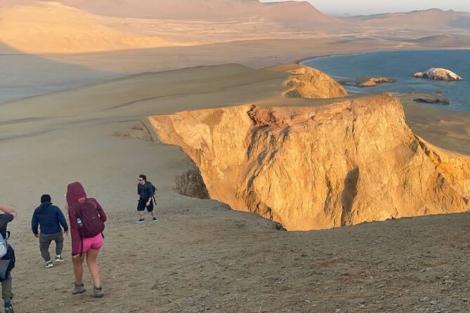 4 Hrs GOLDEN SHADOWS TREK in Paracas National Reserve - Key points at a glance