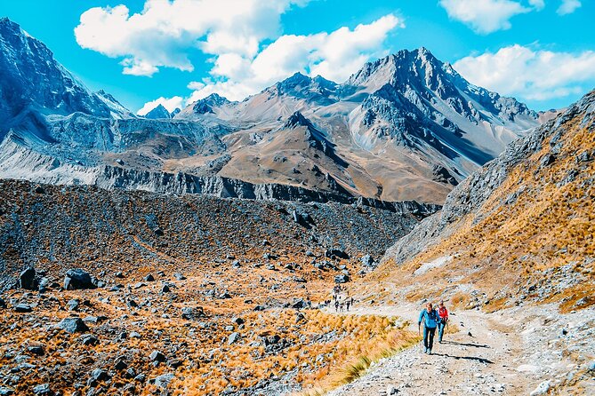 5-Day Premium Salkantay Trek - Guides, group size, and the human side of the trek