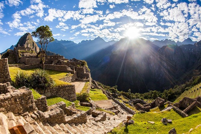 7-Day Lima and Cusco Tour with Sunrise at Machu Picchu - Plaza de Armas and Lima’s Colonial Core