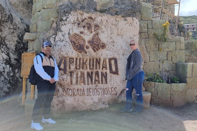 Apukunaq Tianan Private Tour - Walking five minutes to the sculptures