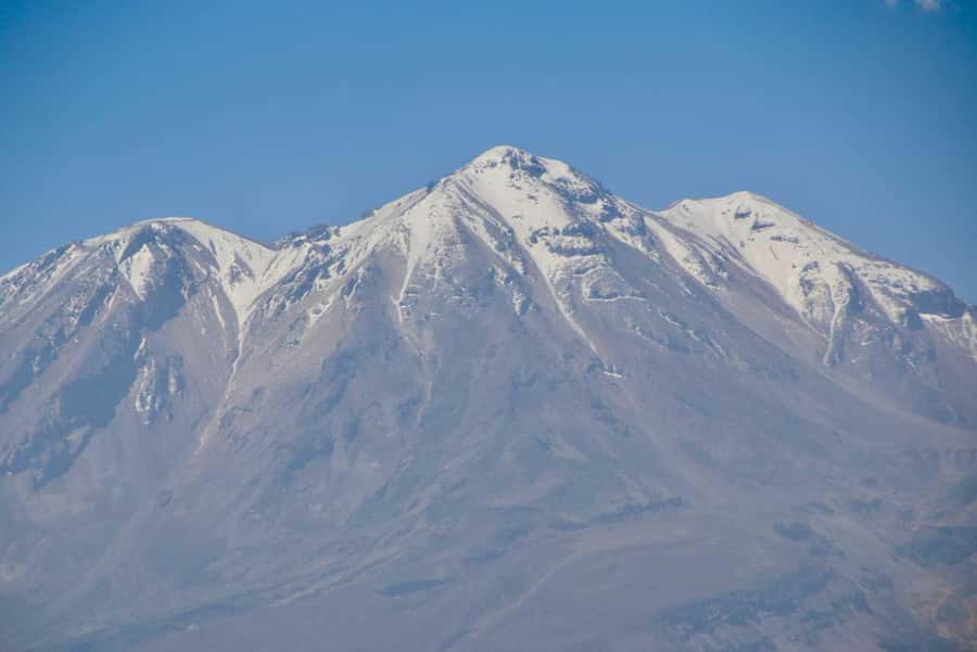 Arequipa | Ascent to Chachani Volcano 2 days / 1 night - Pampa Cañahuas and the Walk to 5,200 Meters