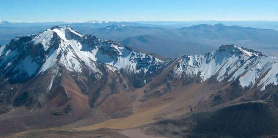Arequipa | Ascent to Chachani Volcano 2 days / 1 night - Descending to the Waiting 4x4