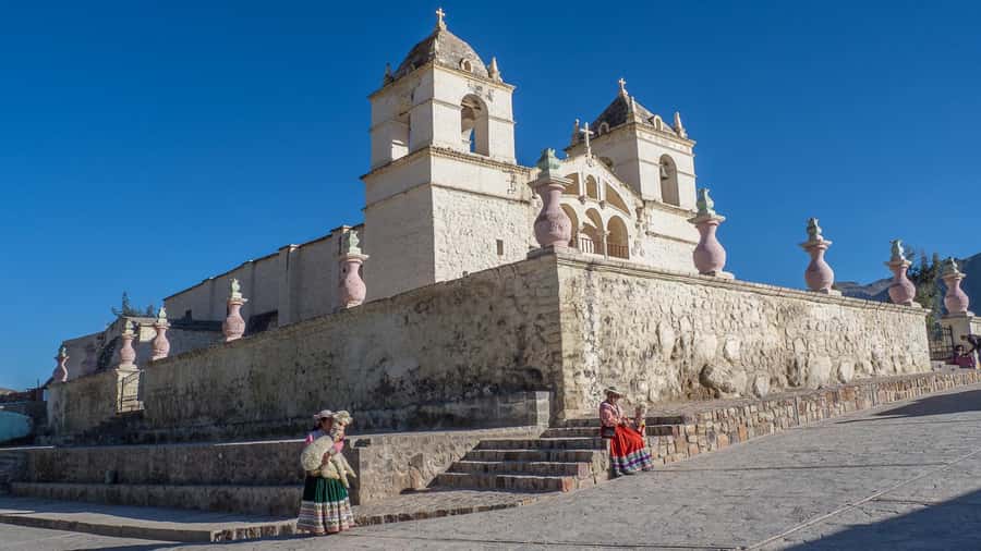 Arequipa: Fullday Colca Canyon + Lunch + Transfer to Puno - Breakfast in Chivay before the canyon