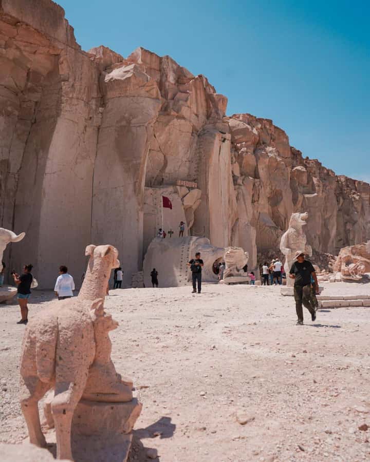 Arequipa: Half Day Sillar Route and Culebrillas Canyon + Yanahuara Viewpoint - Guide communication and group comfort