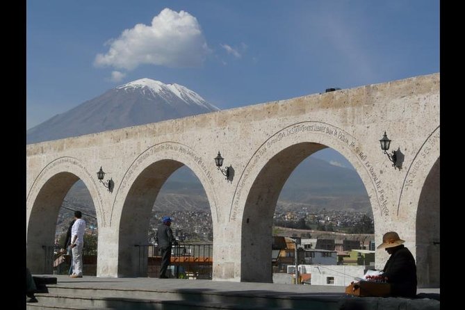 Arequipa Panoramic bus tour - Riding above the city on the panoramic bus