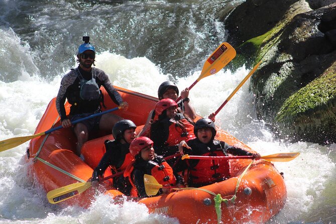 Arequipa Rafting adventure on the Chili river with pick-up - Getting ready with a wetsuit and safety gear