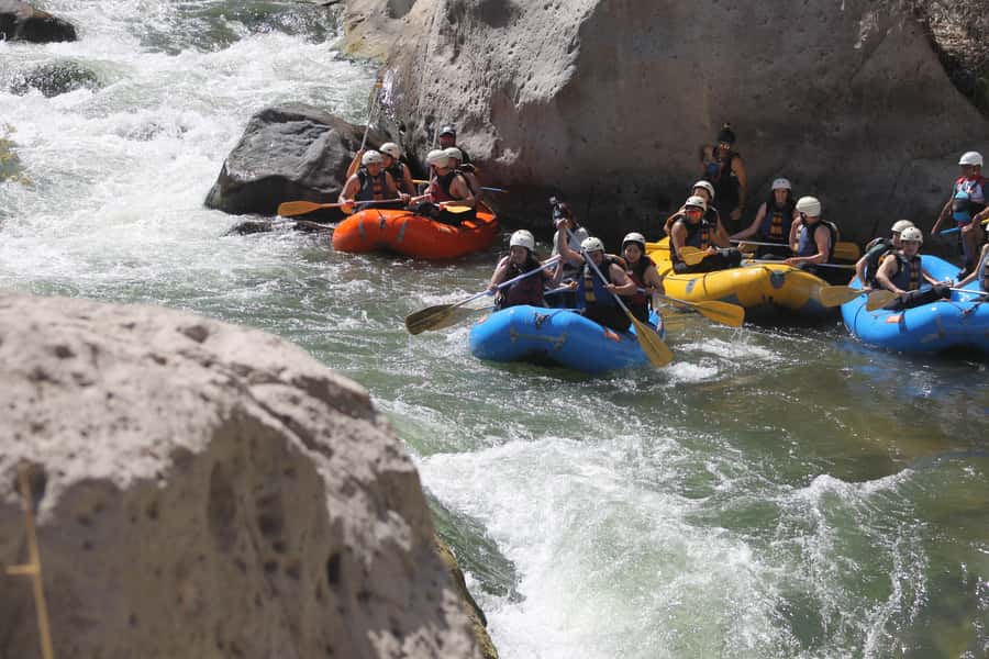 Arequipa: Rio Chili Rafting Tour with Snack - The scenic drive through Chilina Valley