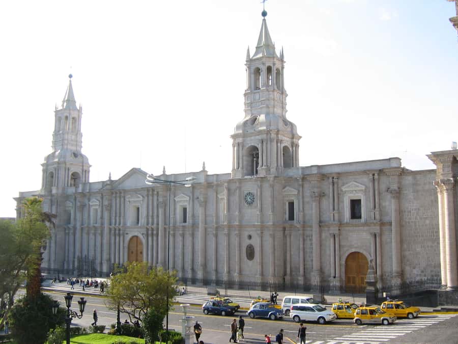 Arequipa: Walking Tour and Santa Catalina Monastery - Barrio del Solar and the old river edge