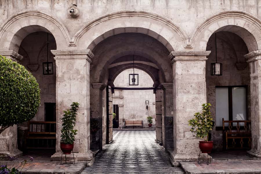 Arequipa: Walking Tour and Santa Catalina Monastery - San Lázaro, where Arequipa’s story starts