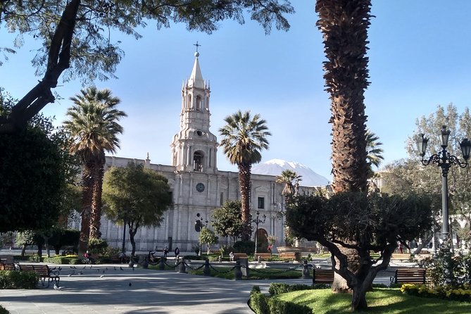 Arequipa Walking Tour city center and drinks experience - Fundo El Fierro and the older side of town