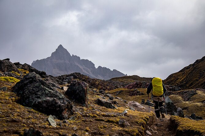 Ausangate and Rainbow Mountain Trek – 3 Days / 2 Nights - Day one: Upis, Arapa Pass, and Hatun Pucacocha