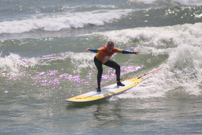 Beginner Surf Lesson in Lima, Perú - Pukana Surf School and finding the beach