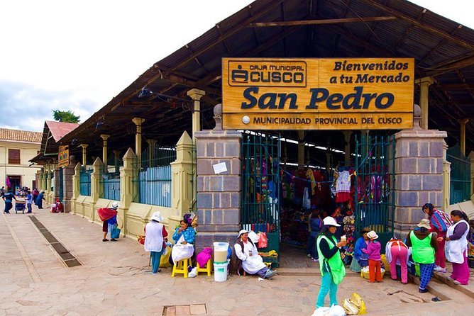 Best Cusco walking tour: dinner street food tasting - San Pedro Market: start with Cusco’s everyday side