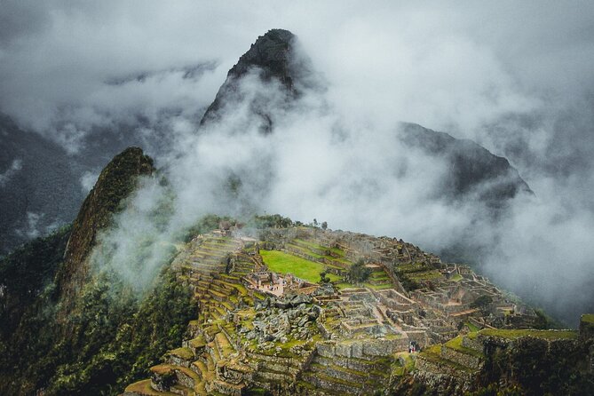 Best of Peru in 6 days: Cusco, Machu Picchu and Lake Titicaca - Chinchero, Moray, and Maras in one Sacred Valley day