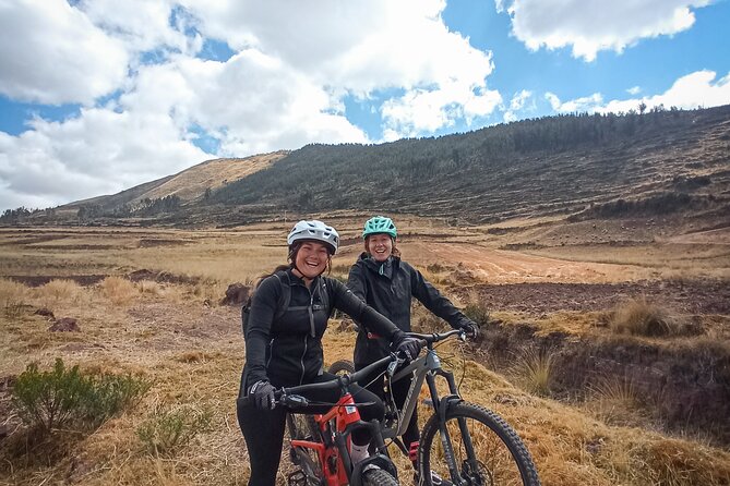 Bike and Ceviche Tour in Cusco - MTB - The Yuncaypata ride and its changing pace