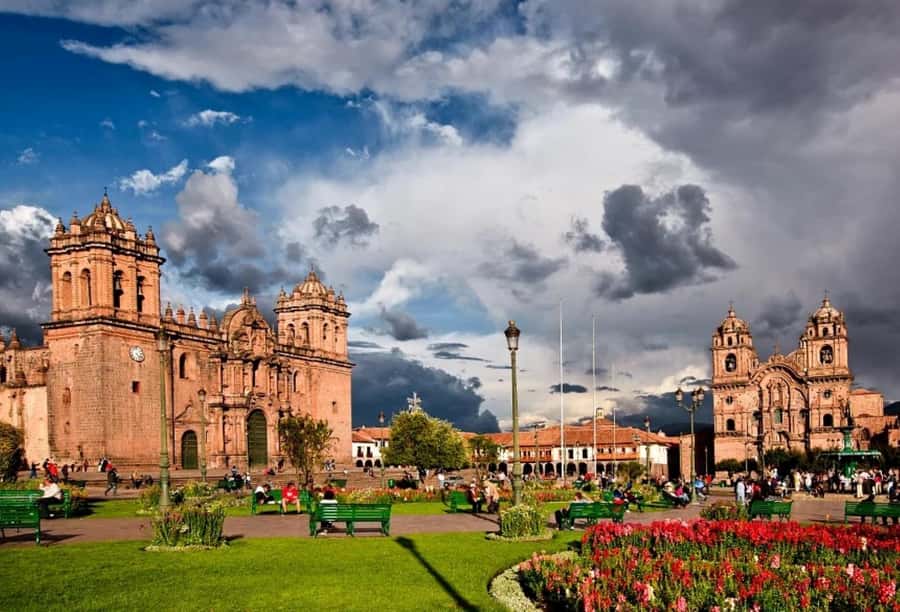 City Tour Cusco Qoricancha Sacsayhuaman y Tambomachay - Qorikancha: where Inca stonework meets Spanish architecture