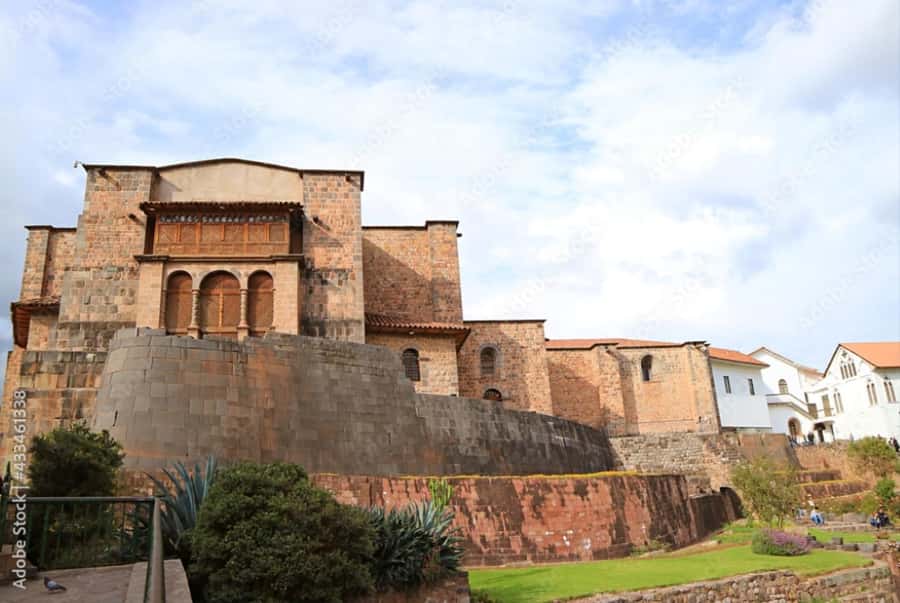 City Tour Cusco Qoricancha Sacsayhuaman y Tambomachay - Shared transport keeps the route manageable