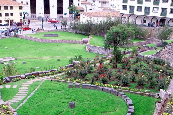 City Tour Cusco with Pisco Sour classes (Half day) - Sacsayhuamán and the scale of Inca engineering