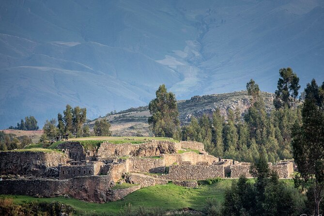 City Tour in Cusco - Puka Pukara, a red fort beside the road