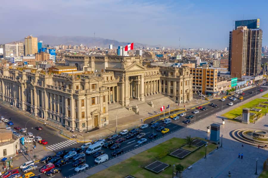 City Tour With Demonstration & Tasting of Pisco Sour - Love Park and Larcomar: Lima’s Pacific Edge