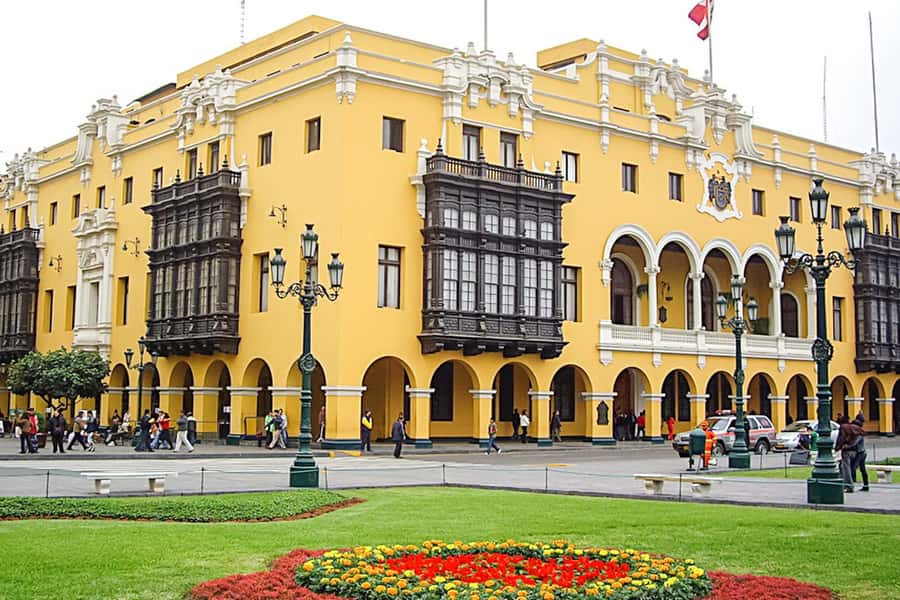 City Tour With Demonstration & Tasting of Pisco Sour - Olive Park and the Drive Along Arequipa Avenue