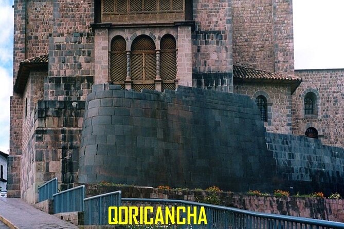 City Tours in Cusco -with income - Tambomachay completes the upper-city route